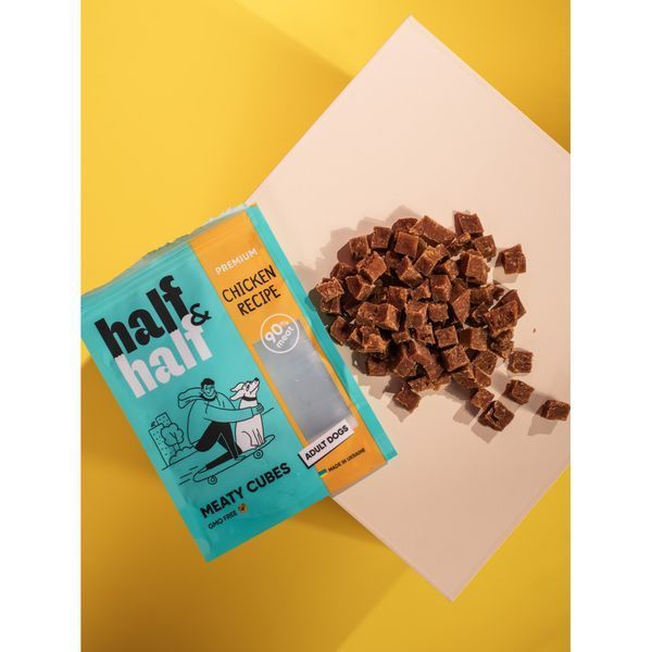 Ласощі HalfHalf м'ясні кубики для собак, із куркою 100 г 4823082431793 4823082431793 фото